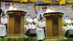முதல்வராக போகிற... ஸ்டாலின் குறித்து பேசிய அதிமுக எம்எல்ஏ பரமசிவம்- திருத்திய திண்டுக்கல் சீனிவாசன் 