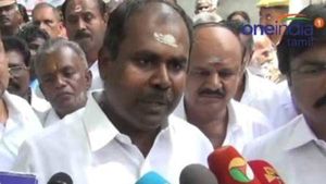 ஜல்லிக்கட்டில் சிறந்த மாடுபிடி வீரர்களுக்கு அரசு வேலை வழங்க பரிசீலனை.. அமைச்சர் ஆர்.பி உதயகுமார் 