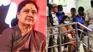  சசிகலாவிற்கு என்ன ஆச்சு... தவிக்கும் உறவுகள்  சிகிச்சையிலும் மெத்தனம் என குற்றச்சாட்டு 