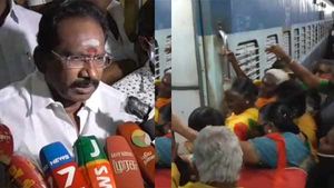 மதுரை டூ சென்னை.. ஒரு ரயில் நிறைய ஆட்களை கொண்டுவந்து இறக்கிய செல்லூர் ராஜு.. கலங்கி தழுதழுத்த குரல்!