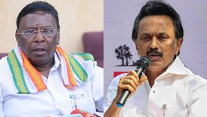 கூட்டணி விஷயம் தொடர்பாக... ஸ்டாலின் எடுக்கும் முடிவுக்கு கட்டுப்படுறோம்ங்க... நாராயணசாமி உறுதி! 