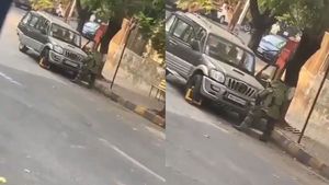 முகேஷ் அம்பானி வீடு அருகே.. வெடிகுண்டுடன் 