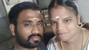 கணவருக்கு நிறைய பெண்களுடன் தொடர்பு.. தட்டிகேட்டால் வரதட்சிணை கேட்டு கொடுமை.. மனைவி தற்கொலை? 