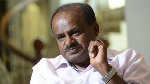ராமர் கோவிலுக்கு நிதி கேட்டு.. பெண் உட்பட 3 பேர், வீடு புகுந்து மிரட்டல்.. குமாரசாமி பகீர் 