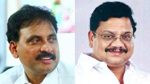  புதுவை: நாராயணசாமி ஆட்சியை கவிழ்த்த 2 மாஜி எம்.எல்.ஏ.க்கள் அமித்ஷா முன்னிலையில் பாஜகவில் ஐக்கியம் 