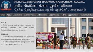  நம்ம புதுச்சேரியில்... இந்த சம்பளத்துக்கு இப்படி வேலைகளா... மிஸ் பண்ணாதீங்க 