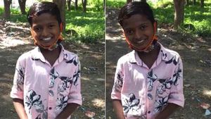 ஸ்கூலில் சாப்பாடு சரியா போடமாட்றாங்க.  பசிக்குது சார்.. ஆசிரியரிடம் பேசும் மாணவன். வைரல் வீடியோ 