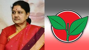 பெங்களூரில் இருந்தபடியே.. அதிரடியை ஆரம்பித்த சசிகலா.. அடுத்த 