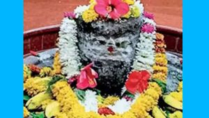  விடிகாலையில்.. கருவறையை திறந்து பார்த்தால்.. அப்படியே அதிர்ச்சியில் உறைந்து நின்ற பூசாரி..!