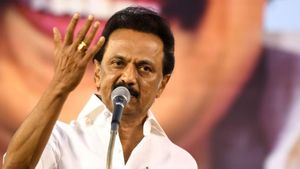 அ.தி.மு.க ஆட்சியில் தமிழகம் வெற்றி நடை போடவில்லை; வெற்று நடைதான் போடுகிறது... சொல்வது மு.க.ஸ்டாலின்!
