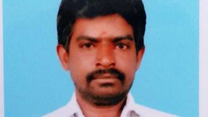 17 வயது மாணவி பாலியல் வன்கொடுமை வழக்கு.. சேலம் மத்திய சிறையில் தூக்கில் தொங்கிய அசோக்குமார் 