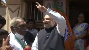 நாகர்கோவிலில் திடீரென களமிறங்கி.. வேகவேகமாக நடந்த அமித் ஷா.. ஆச்சர்யப்பட்ட பொன்னார்.. செம ஹாப்பி 