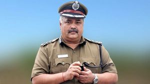 ராஜேஷ்தாஸ் மீதான பாலியல் புகார் : பெரம்பலூரில் விசாரணையை தொடங்கிய சிபிசிஐடி எஸ்.பி முத்தரசி 