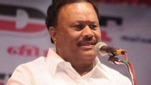 ஒரு சமையல் சிலிண்டர் விலை ரூ.4,500 முதல் ரூ. 5,000 வரை விற்கப்படுகிறது.. உளறிய அமைச்சர் 