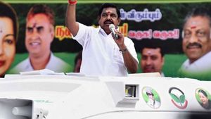 அட இருப்பா.. பேசிட்டு இருக்கேன்ல.. குறுக்க பேசாத.. இபிஎஸ்ஸை கோபப்படுத்திய அந்த கேள்வி.. பரபர சம்பவம்