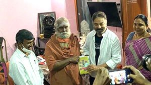 பேரூர் ஆதினம் சாந்தலிங்க மருதாசல அடிகளாரை சந்தித்து ஆதரவு கேட்ட கமல் - விபூதி கொடுக்கலையே 