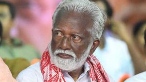 கேரளாவில் பாஜக ஆட்சிக்கு வந்தால் பெட்ரோல் விலையை ரூ.60 ஆக குறைப்போம்...சொல்வது பாஜக தலைவர்! 