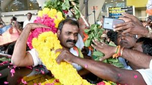 தமிழகத்தில் இரட்டை இலக்கத்தில் போட்டியிடுவோம்... வெற்றி உறுதி... அடித்துக்கூறும் எல்.முருகன்! 