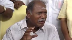  இருக்கா? இல்லையா?.. வருமா வராதா?.. தமிழகத்தை விஞ்சும் புதுச்சேரி அரசியல் ஷோ