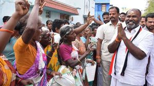 எடப்பாடியார் ஜாதகம் பார்த்துட்டோம்.. உங்க வீட்டுக்கே வந்து காலிங் பெல் அடிப்போம்.. உதயகுமார் பேச்சு 