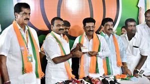  சேவை செய்யவே தேர்தலில் நிற்கிறேன்...நிச்சயம் ஜெயிப்பேன்  - டாக்டர் சரவணன் நம்பிக்கை 