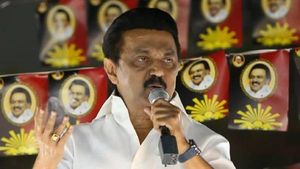 ஈரோட்டில் அதிமுகவை முந்திய திமுக.. முக்கிய அமைச்சர்களுக்கு கடும் போட்டி.. சத்தியம் டிவி சர்வே