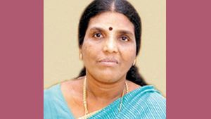 சுயேட்சையாக களம் இறங்குவேன்.. சீட் கிடைக்காததால் முன்னாள் அமைச்சர் திட்டம்.. சேலம் அதிமுக ஷாக்! 