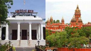 144 தடையுத்தரவு ஏன்? உரிய விளக்கம் இல்லையென்றால் ரத்து செய்வோம்... புதுவை அரசை எச்சரிக்கும் ஹைகோர்ட்