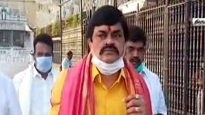 ஏழுமலையானே மீண்டும் நான் அமைச்சராகணும் - திருப்பதியில் வேண்டிக்கொண்ட ராஜேந்திரபாலாஜி 