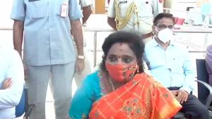 புதுவையில் ரெம்டெசிவிர் மருந்து தட்டுப்பாடு.. விமானம் மூலம் கொண்டு வந்து உதவிய  தமிழிசை! 