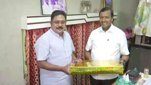 கிறிஸ்தவ மதபோதகர் மோகன் சி.லாசரஸ் உடன் டிடிவி தினகரன் சந்திப்பு 