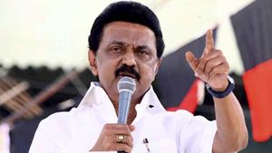 அதிமுக கூட்டணி வேஸ்ட்... எங்க கூட்டணி தான் பெஸ்ட்... புதுவையில் ஸ்டாலின் அசால்ட் பன்ச் 