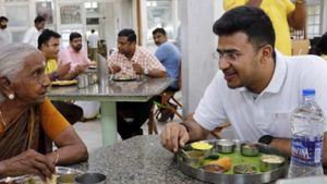 உணவுக்கு பில்.. திமுகவை சீண்டிய தேஜஸ்வி சூர்யா.. ஹோட்டல் அளித்த அடடே விளக்கம்.. பாஜக கப்சிப்
