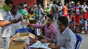 கொரோனா பரவல்.. மத்திய கிழக்கு நாடுகளில் வேலையிழந்து.. நாடு திரும்பிய 10.45 லட்சம் மலையாளிகள் 