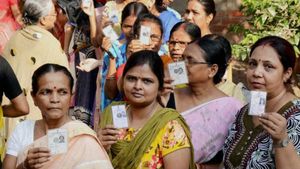 தமிழகத்தை விட புதுச்சேரி வாக்காளர்கள் டாப் - 81.64% வாக்குகள் பதிவு 