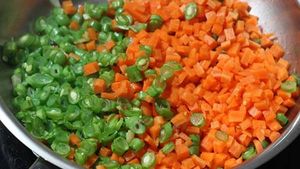 பீன்ஸ் 1 கிலோ ரூ.290, கேரட் 1 கிலோ ரூ.190.. லாக்டவுனால் காய்கறி விலை கிடுகிடு உயர்வு! 