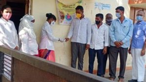 விலகும் இருள், உதிக்கும் நம்பிக்கை.. கொரோனாவை வென்ற மகாராஷ்டிர கிராமம்.. சாதித்தது எப்படி?