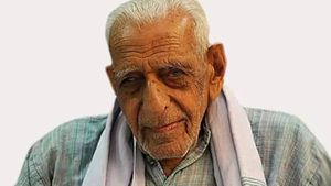 வயசு 103.. கொரோனாவுடன் போராடி 5 நாளில் குணமான சுதந்திரப் போராட்ட வீரர்!