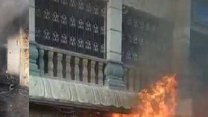 திருப்பதி: ஏழுமலையான் கோவில் ஆஸ்தான மண்டப கடையில் தீ விபத்து - 10 கடைகள் எரிந்து சாம்பல் 