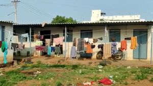 டாஸ்மாக் லீவு.. திருப்பூரில் மது பாட்டிலை பாதுகாக்க விரும்பிய நண்பன்.. நடந்த பயங்கரம் 