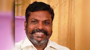 முதல் சுற்று.. வெறும் 7 வாக்குகள் வித்தியாசத்தில் விசிக முன்னிலை.. அதிமுக கடும் போட்டி 