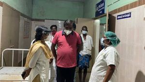 கொரோனா : பண்ருட்டி தலைமை மருத்துவமனையில் நள்ளிரவில் ஆய்வு செய்த வேல்முருகன் எம்எல்ஏ