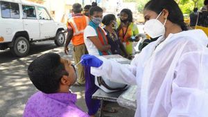 மகாராஷ்டிரா: மீண்டும் அதிகரிக்கும் கேஸ்கள்..3-வது அலைக்கு அச்சாரமா?..அதிகாரிகளுக்கு முதல்வர் அலர்ட் 
