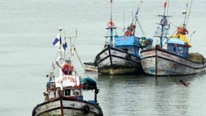 மீனவர் படகு மீது கப்பலை விட்டு மோதிய இலங்கை கடற்படை..கடலில் மூழ்கிய தமிழர் சடலமாக மீட்பு.. பரபரப்பு 
