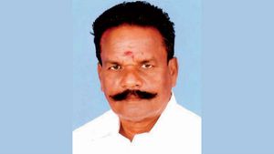சிவகங்கை கோயில் நில ஆக்கிரமிப்பு புகார்.. வழக்கை சந்திக்க தயார்...முன்னாள் அமைச்சர் பாஸ்கரன் பேட்டி 