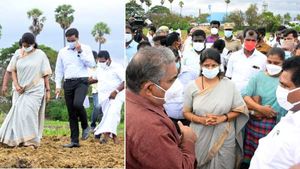 ஜூன் 5-ம் தேதி உலகச் சுற்றுச் சூழல் தினம்... கிராமமக்களுக்கு கனிமொழி அளித்த பரிசு..!