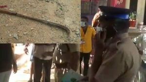 ஓசூரில் வாலிபர் பட்டப்பகலில் அரிவாளால் வெட்டிப் படுகொலை .. மர்ம நபர்களுக்கு போலீசார் வலை! 