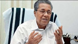 தொற்று குறையவே இல்லை.. கேரளாவில் ஜுன் 16 வரை தளர்வுகளுடன் ஊரடங்கு நீட்டிப்பு.. பினராயி விஜயன் அதிரடி