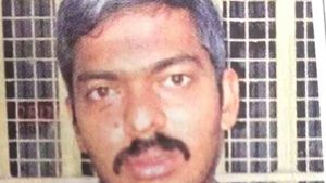 வேலியே பயிரை மேய்ந்த கதை.. அடுத்தடுத்து மூன்று வீடுகளில் திருடிய போலீசார் கைது.. மக்கள் ஷாக்! 