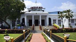 புதுச்சேரியில் முடிவுக்கு வந்த குளறுபடி - ஒரு பெண் உள்ளிட்ட 5 பேர் நாளை அமைச்சர்களாக பதவியேற்பு 